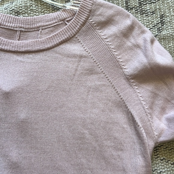 Lace up back Lululemon light pink sweater - Picture 7 of 9